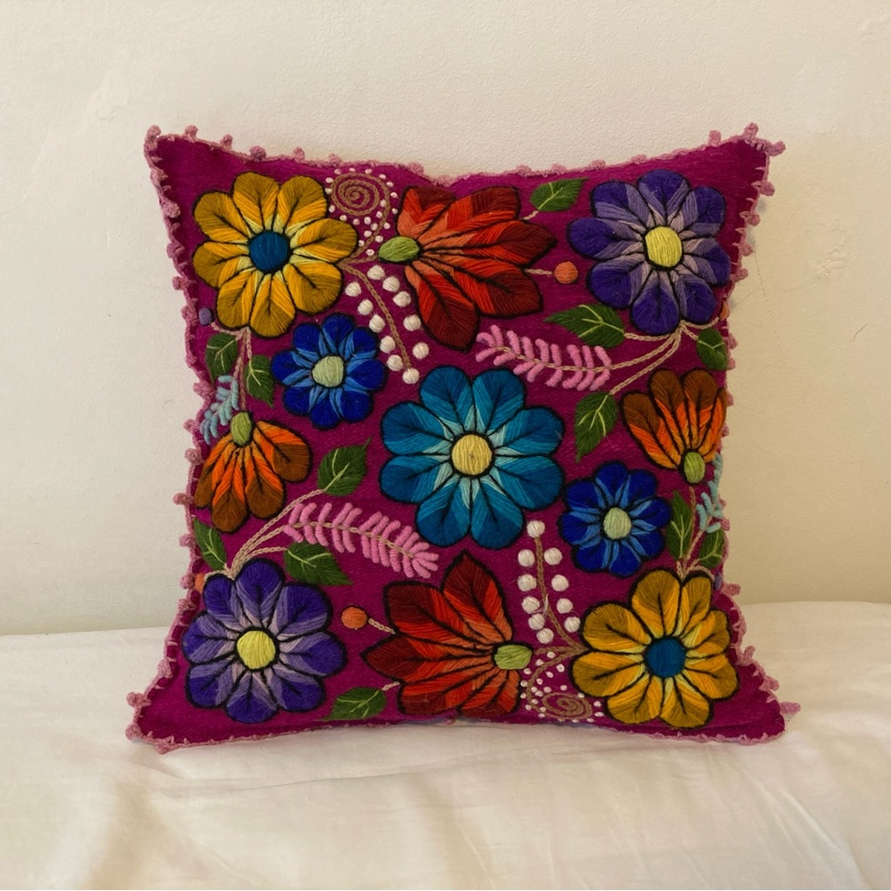 Hand-Embroidered pillow case from Peru